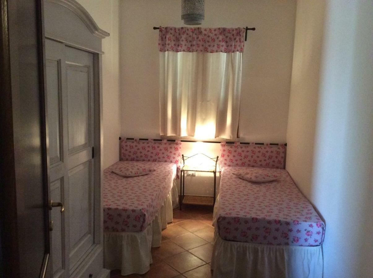 Residenza Il Melograno Villa Budoni Exterior foto